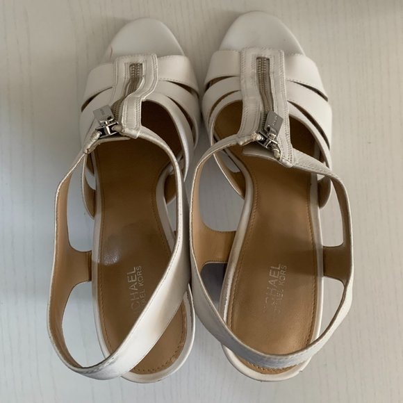 MICHAEL KORS Chunky Heel Open Toe Sandals - Picture 3 of 8